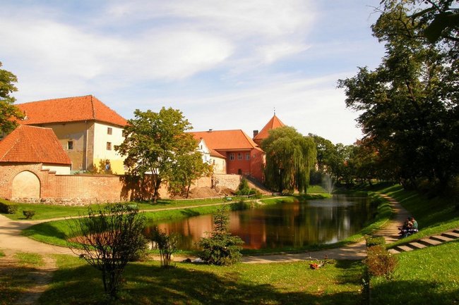 Nowe szaty przedzamcza-Hotel Krasicki