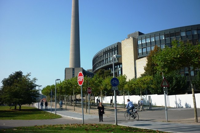 Spojrzenie z wysokości 180metrów, na miasto.