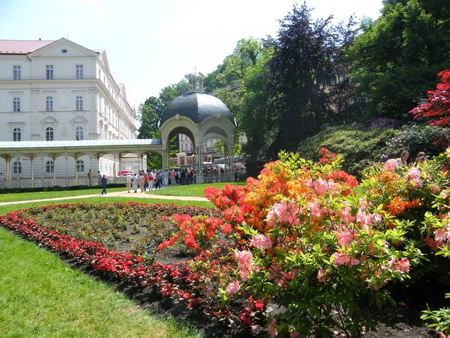 KARLOVY      VARY