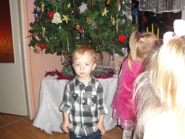 Robertowi w dniu Urodzin-ciocia Halina z rodziną.