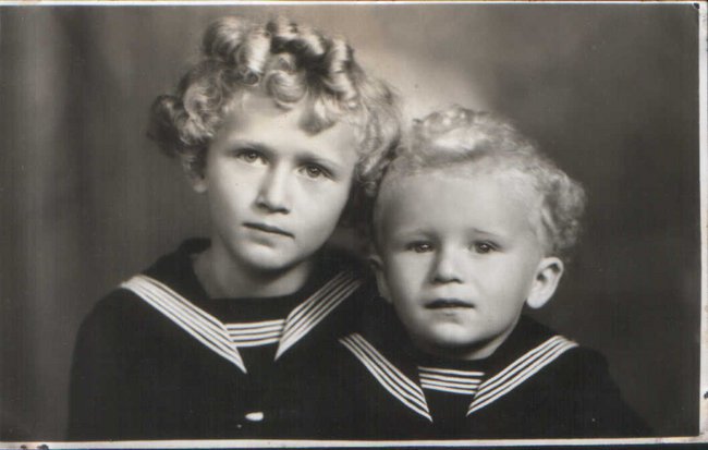 CZAS UPLYWA LAT PRZYBYWA