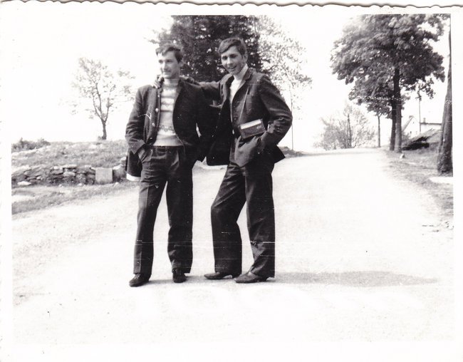 WSPOMNIENIA Z MLODYCH LAT.