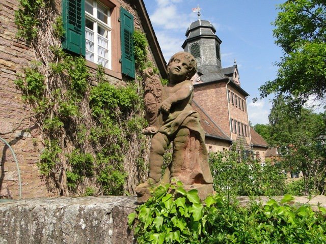 NIEDZIELA ZA MIASTEM