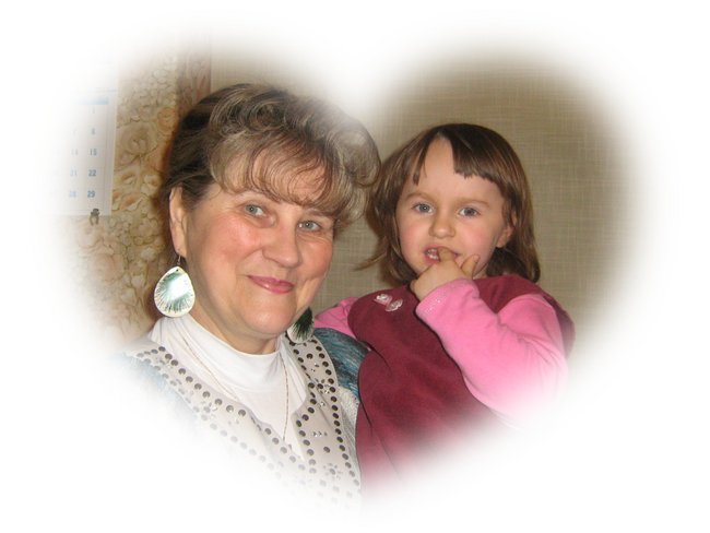 NASZA WNUCZKA KAROLINKA Z BABCIĄ I DZIADKIEM