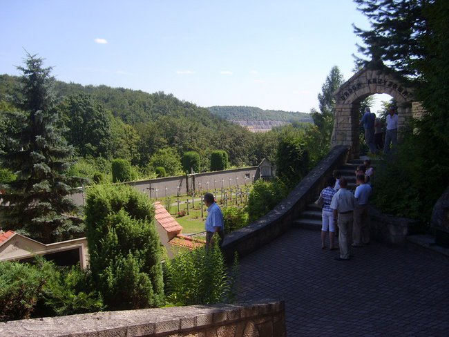 OBOK  KRAKOWA .-Czerna