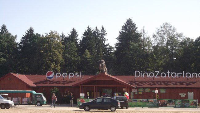 WYCIECZKA DO DINOZATORLANDU