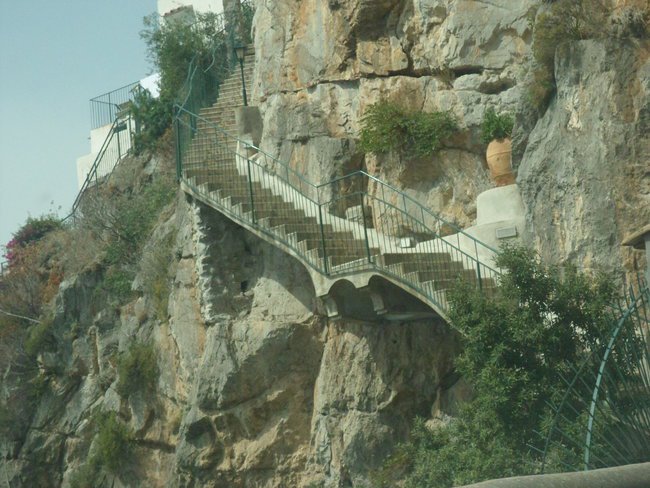 ...a tymczasem leżę pod grusza...