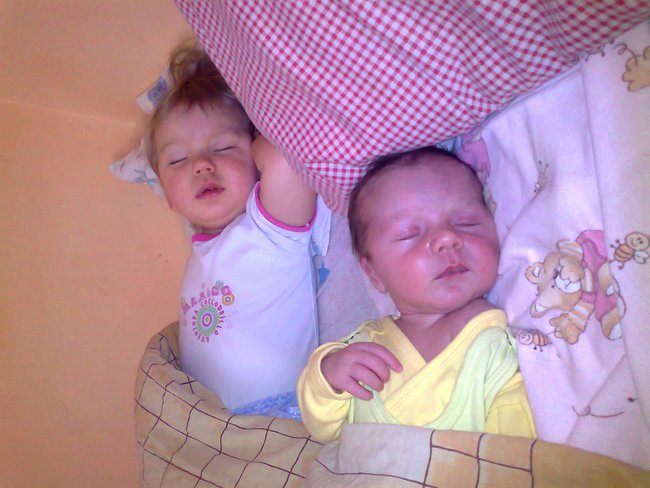 MOJE KOCHANE DZIECIACZKI:):)