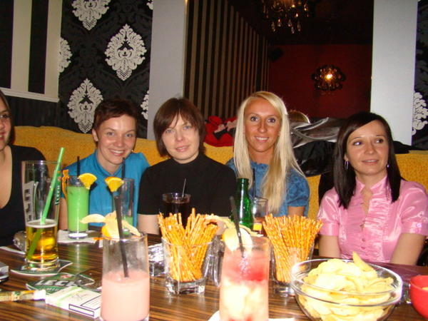 ...przyjaźń to wyróżniająca , do określonej osoby lub określonych osób skierowana , ŻYCZLIWOŚĆ czynna i wierna