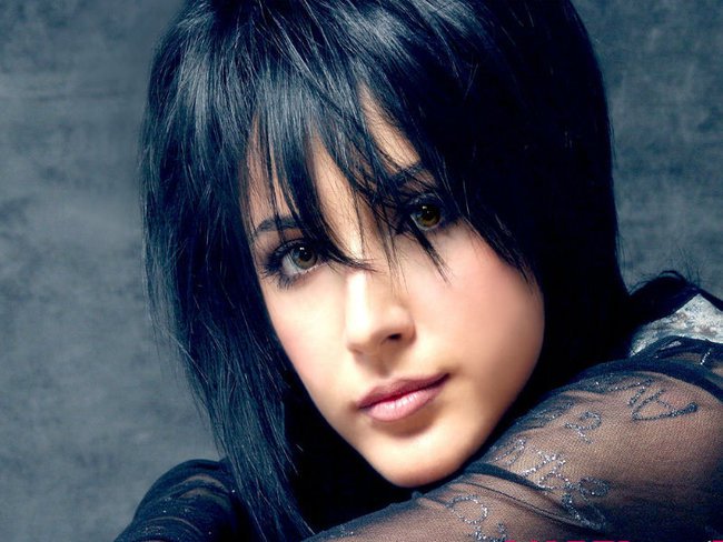 Nie tęsknimy za ludźmi  których kochamy. Tęsknimy za tą cząstką nas samych  którą oni ze sobą zabierają