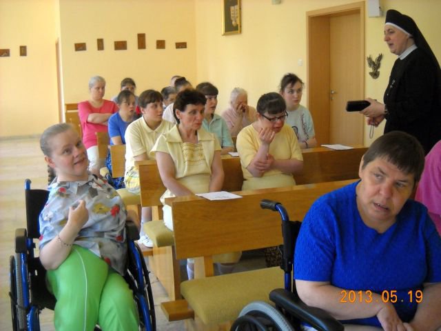 Chwalimy Maryję majowym śpiewem