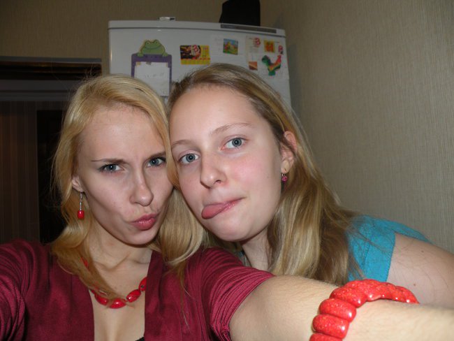 DWIE SZALONE NASTOLATKI