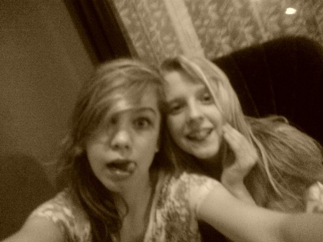 Bo ktoś sprawia ze ten uśmiech sie pojawia :**