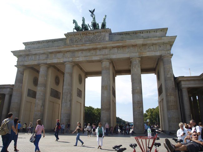 To co ważne w życiu , nie odchodzi...zostaje na dnie serca.