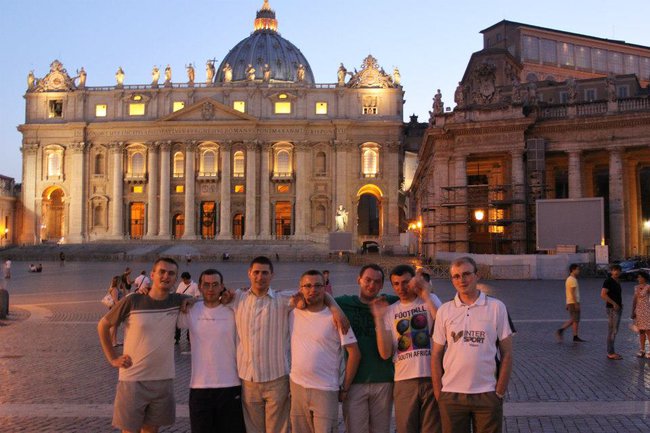 Z NAJLEPSZYMI ŻYCZENIAMI URODZINOWYMI DLA KSIĘDZA PIOTRKA