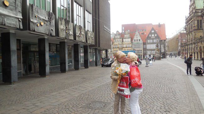 Dwie     Siostrzyczki