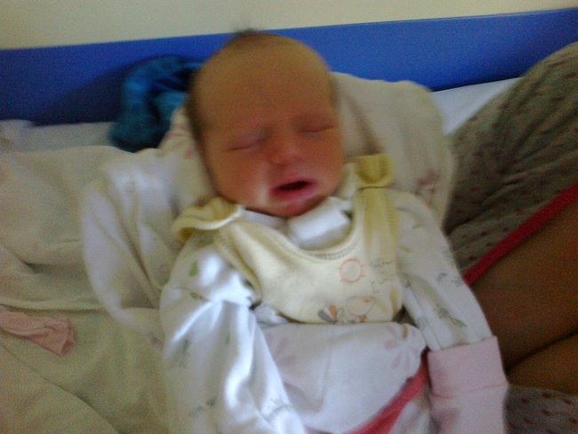 KOCHANEJ WNUSI WIKTORII.Z 1 URODZIN WIKUNII NASZE WNUCZKI.