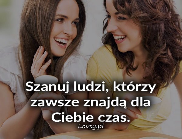 KOBIETA ZMIENNA JEST MA INNY KOLOR WLOSOW INNY STYL UBIERANIA ALE WCIĄŻ TO SAMO SERCE