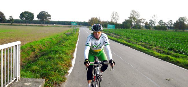 Staś i jego rowerek.