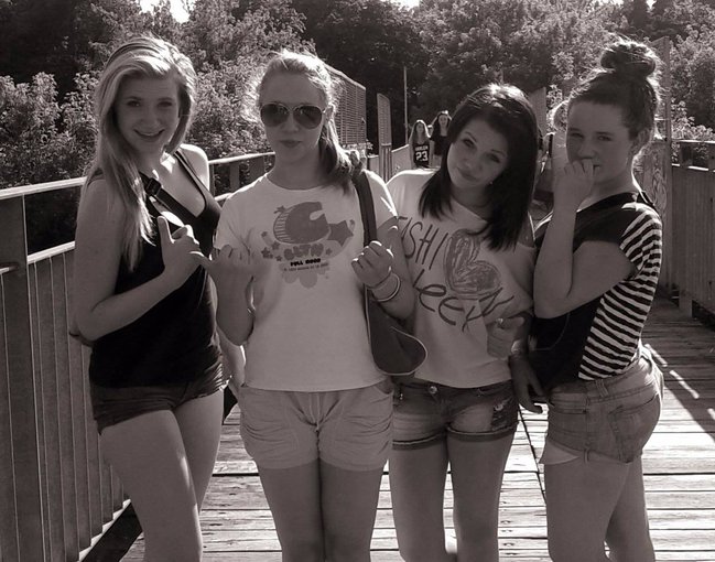 Siostry Z Przypadku, Przyjaciółki Z Wyboru