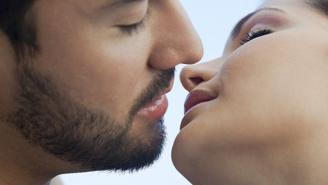 Całuj mnie szybko !