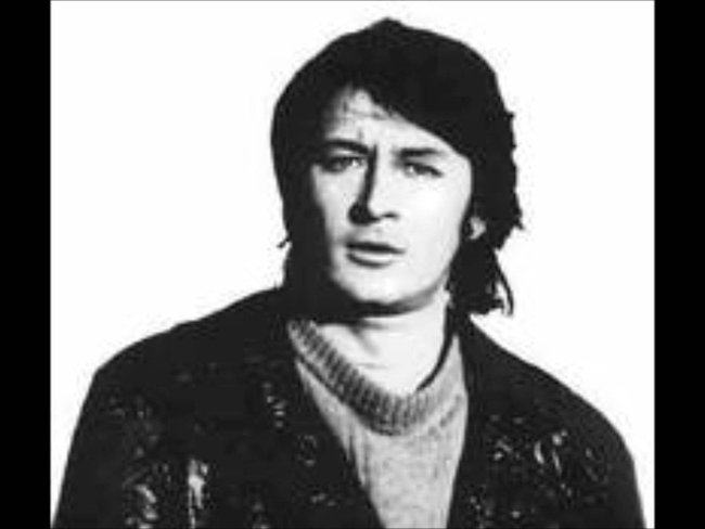 **KWIATY WE WŁOSACH **