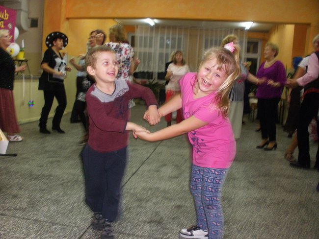 TANIEC JEST RADOŚCIĄ ŻYCIA.