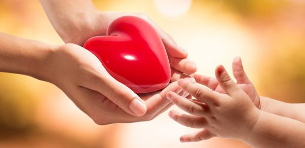 ,,Obok mnie ,, Dla moich Kochanych córek Madzi,Pauli ,Dominiki