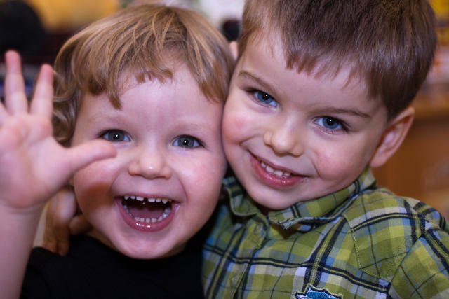 Zgrana paka znów razem jest...