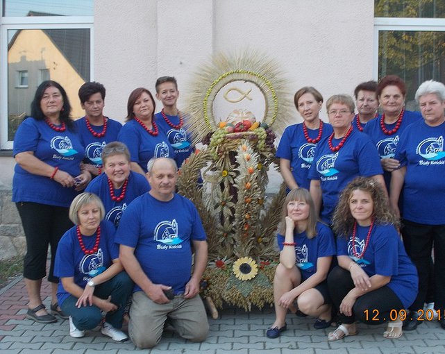 Niesiemy plon......Wieniec KGW w Białym Kościele(wrocławskie)