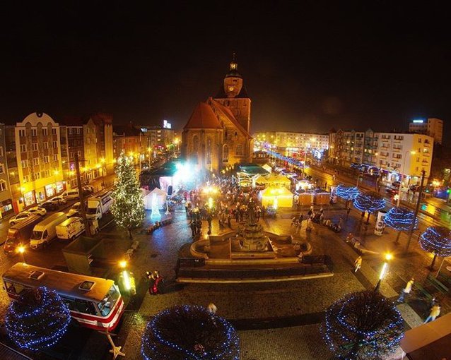 Kochani Przyjaciele Zdrowych Radosnych Świąt.