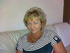 UROCZA I WSPANIAŁA KOBIETA