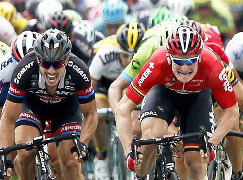 Funny cyclists front face www.velonews.pl