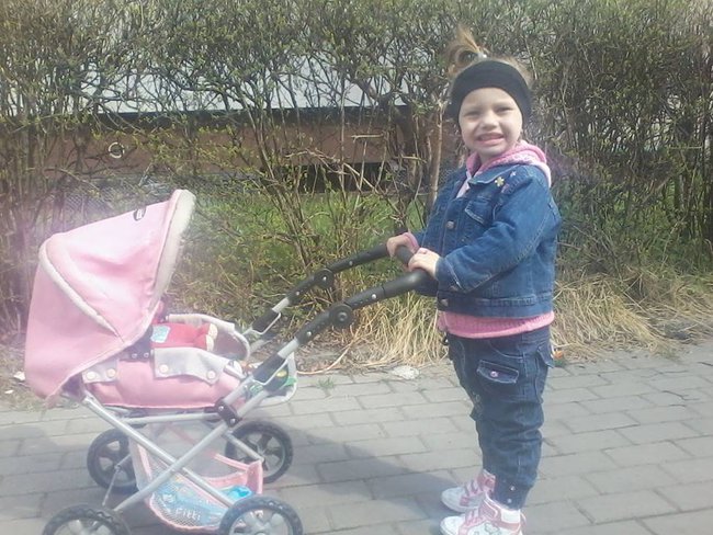 Myśl ulotna, płocha, Niczym ptak na niebie. Dotknie serca, ukocha, Odkryje mi Ciebie.