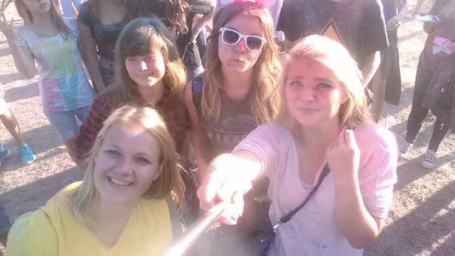 SPÓŹNIONY FILMIK DLA STAREJ DUPY