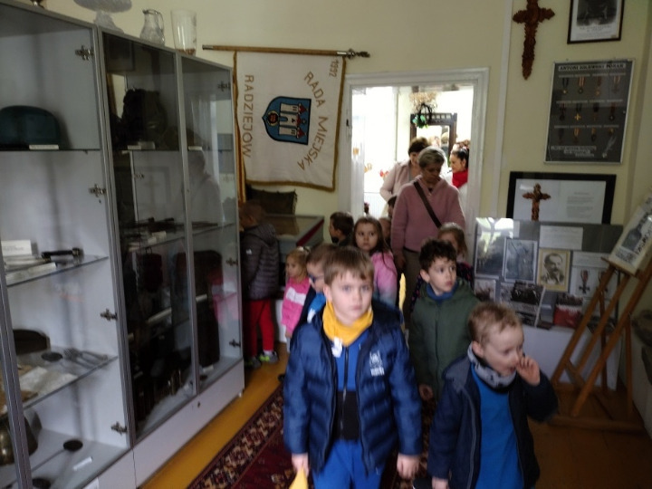 Dzieci z przedszkola w Piotrkowie Kujawskim w Izbie Regionalnej