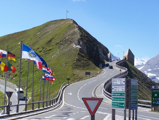 Najwyższy szczyt Austri,  lodowiec Pasterze i ich otoczenie .