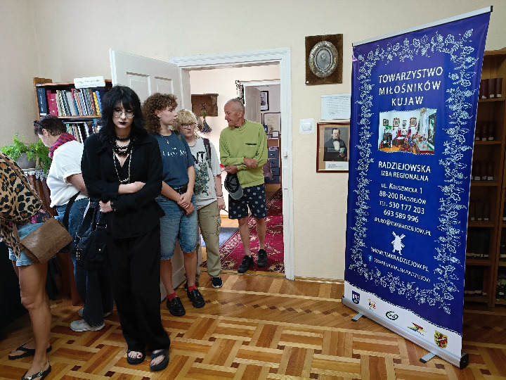 Uczestnicy plaeneru malarskiego w Stefanowie